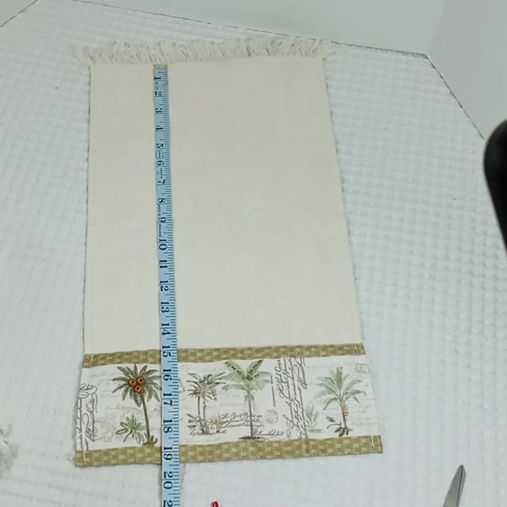 2 Avanti Colony Palm Cotton Fingertip Towels Ivory/Green Embellished Beading